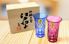 江戸切子のペアグラスと台紙がセットになったプレミアムギフト「江戸切子　グラスセット」