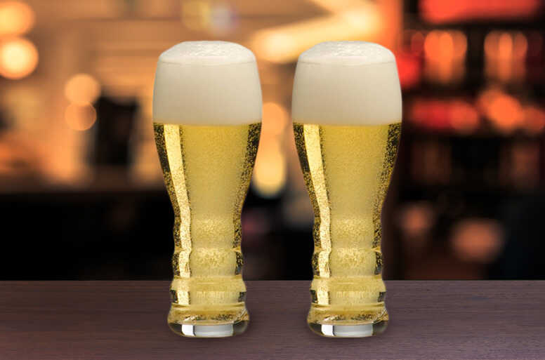 シンプルで使い勝手が良いデザインのペアビールグラスと台紙がセットになった電報の「クリスタル ビールグラス」